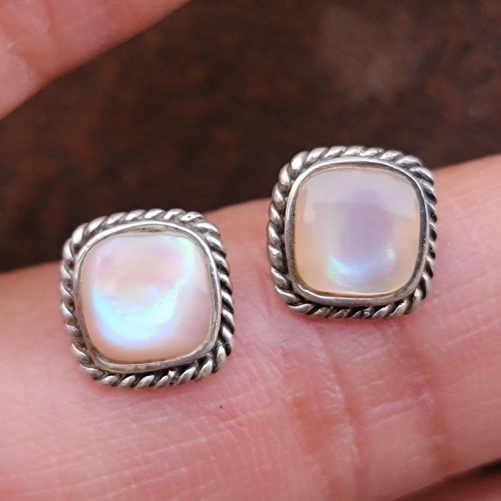 Stunning iridescent pink mother of pearl rope border 925 sterling silver earring